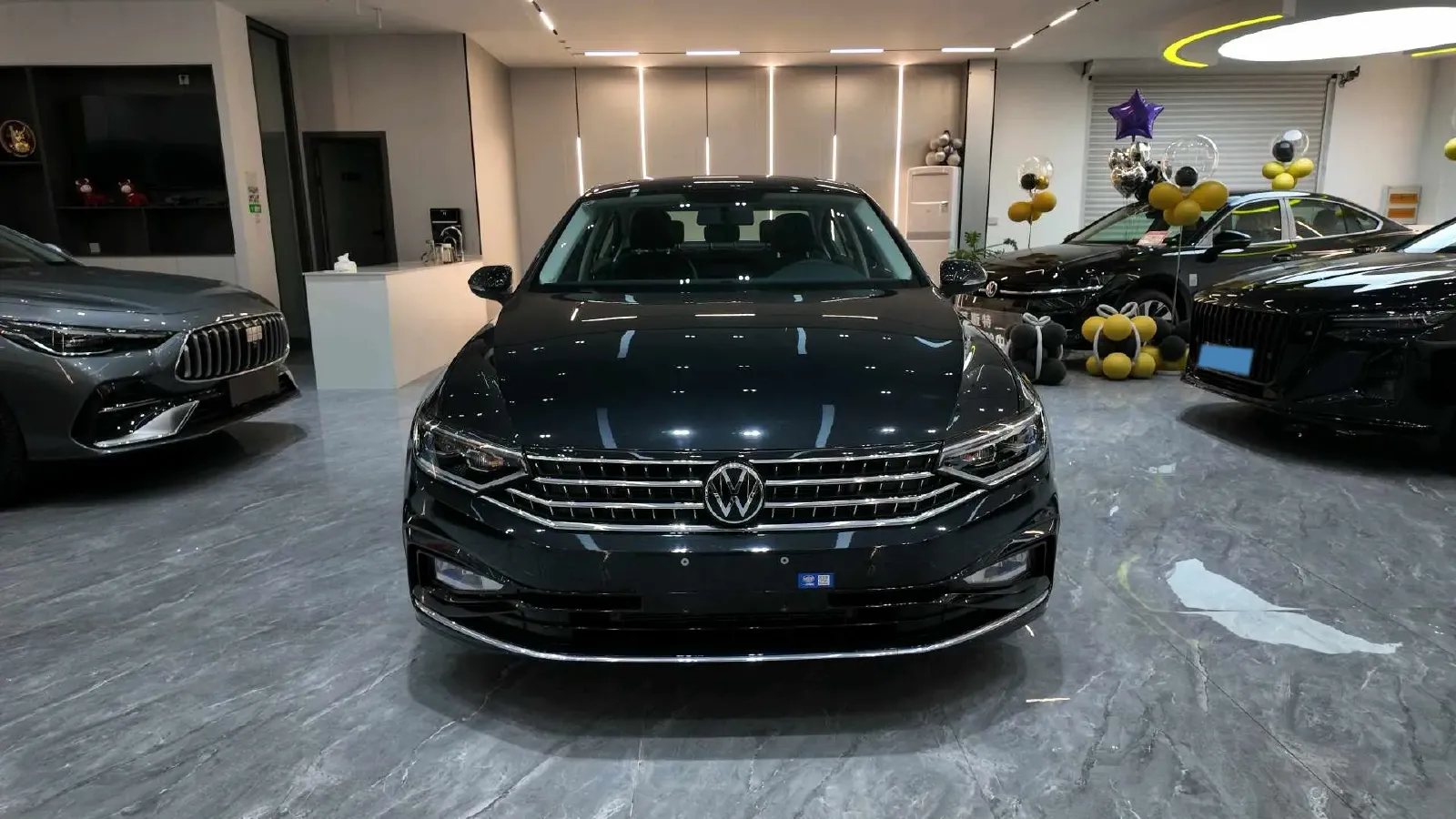 2024 Volkswagen Magotan 1.4T 150HP L4 7DCT,autocango,china used car exporter,china ev exporter,chinese used car exporter,chinese used ev exporter