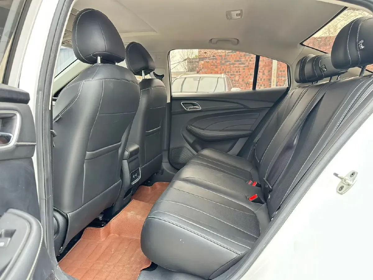 2020 Roewe i5 1.5L 120HP L4 CVT,autocango,china used car exporter,china ev exporter,chinese used car exporter,chinese used ev exporter