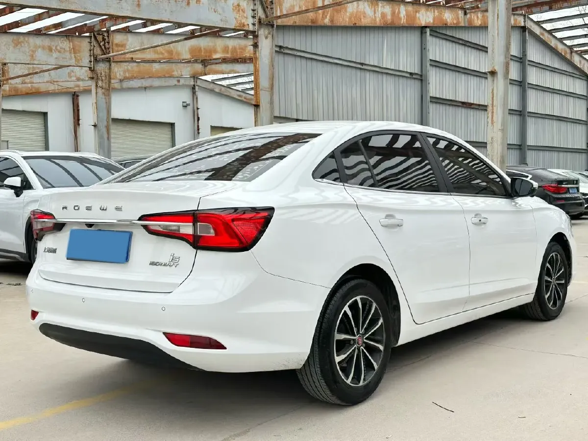 2020 Roewe i5 1.5L 120HP L4 CVT,autocango,china used car exporter,china ev exporter,chinese used car exporter,chinese used ev exporter