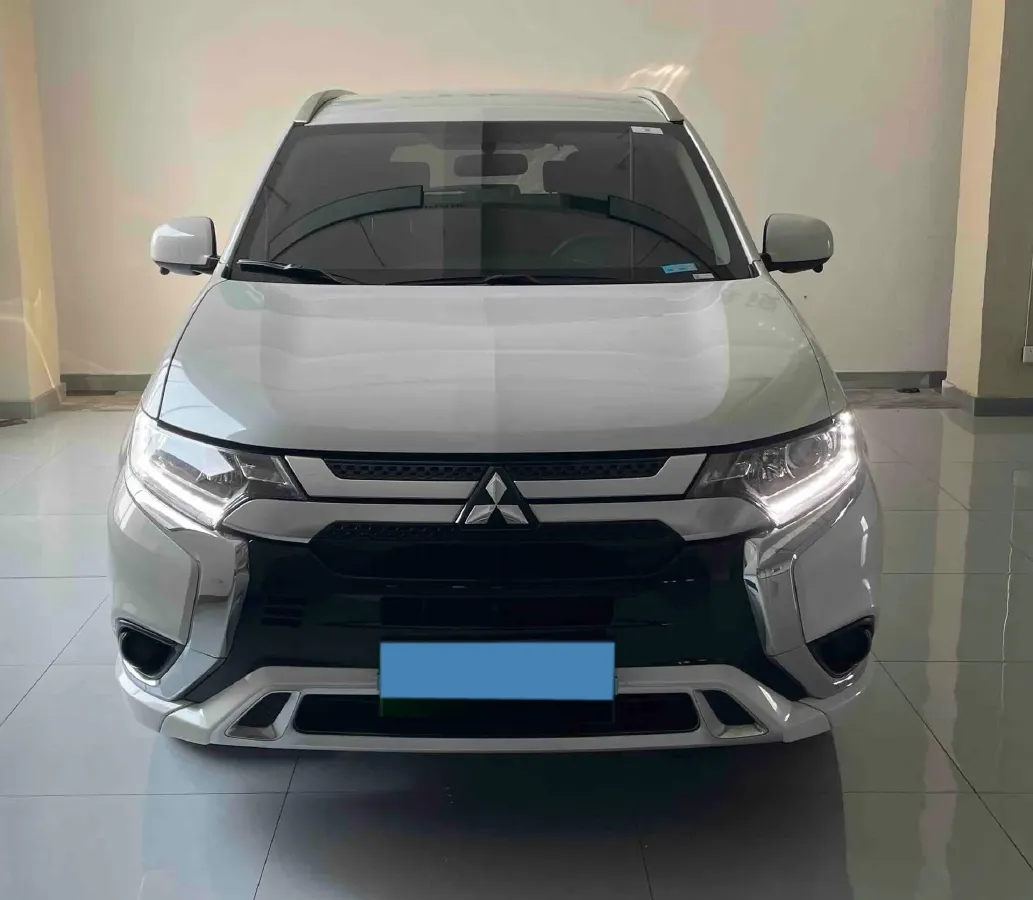 2021 Mitsubishi Outlander 2.0L 166HP L4 CVT,autocango,china used car exporter,china ev exporter,chinese used car exporter,chinese used ev exporter