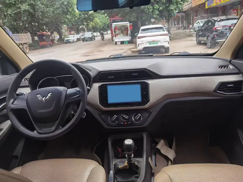 2019 WuLing HongGuang 1.5L 99HP L4 6MT,autocango,china used car exporter,china ev exporter,chinese used car exporter,chinese used ev exporter