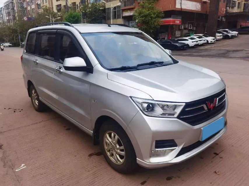 2019 WuLing HongGuang 1.5L 99HP L4 6MT,autocango,china used car exporter,china ev exporter,chinese used car exporter,chinese used ev exporter