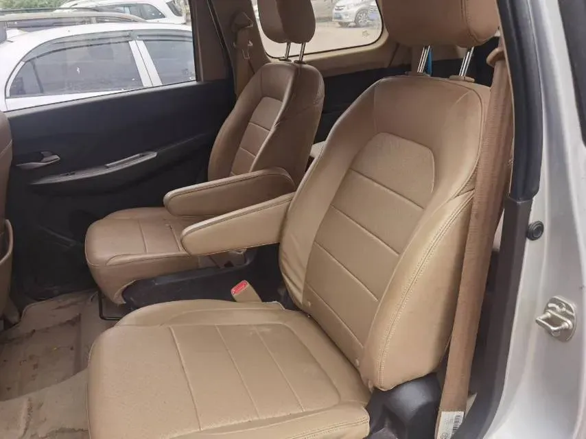 2019 WuLing HongGuang 1.5L 99HP L4 6MT,autocango,china used car exporter,china ev exporter,chinese used car exporter,chinese used ev exporter