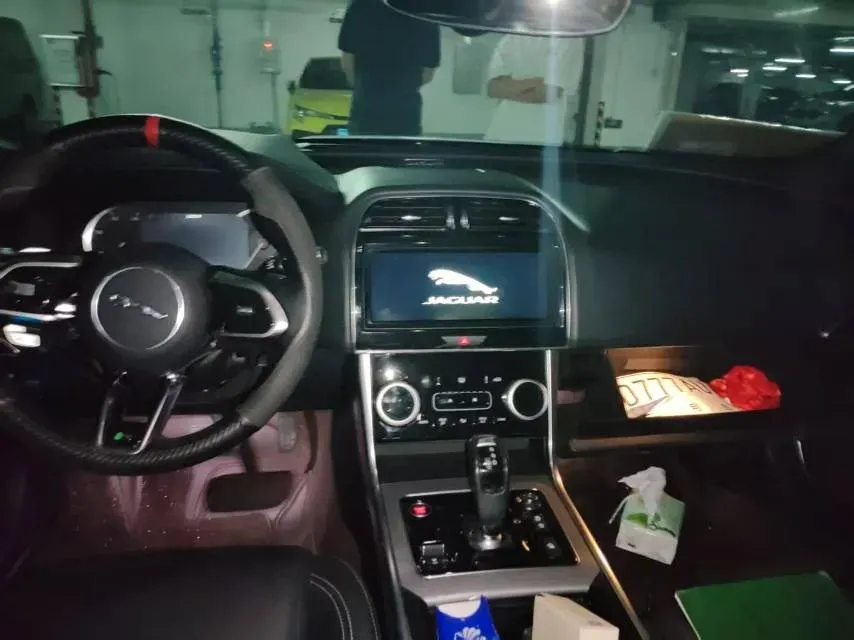 2020 Jaguar XEL 2.0T 200HP L4 8AT,autocango,china used car exporter,china ev exporter,chinese used car exporter,chinese used ev exporter