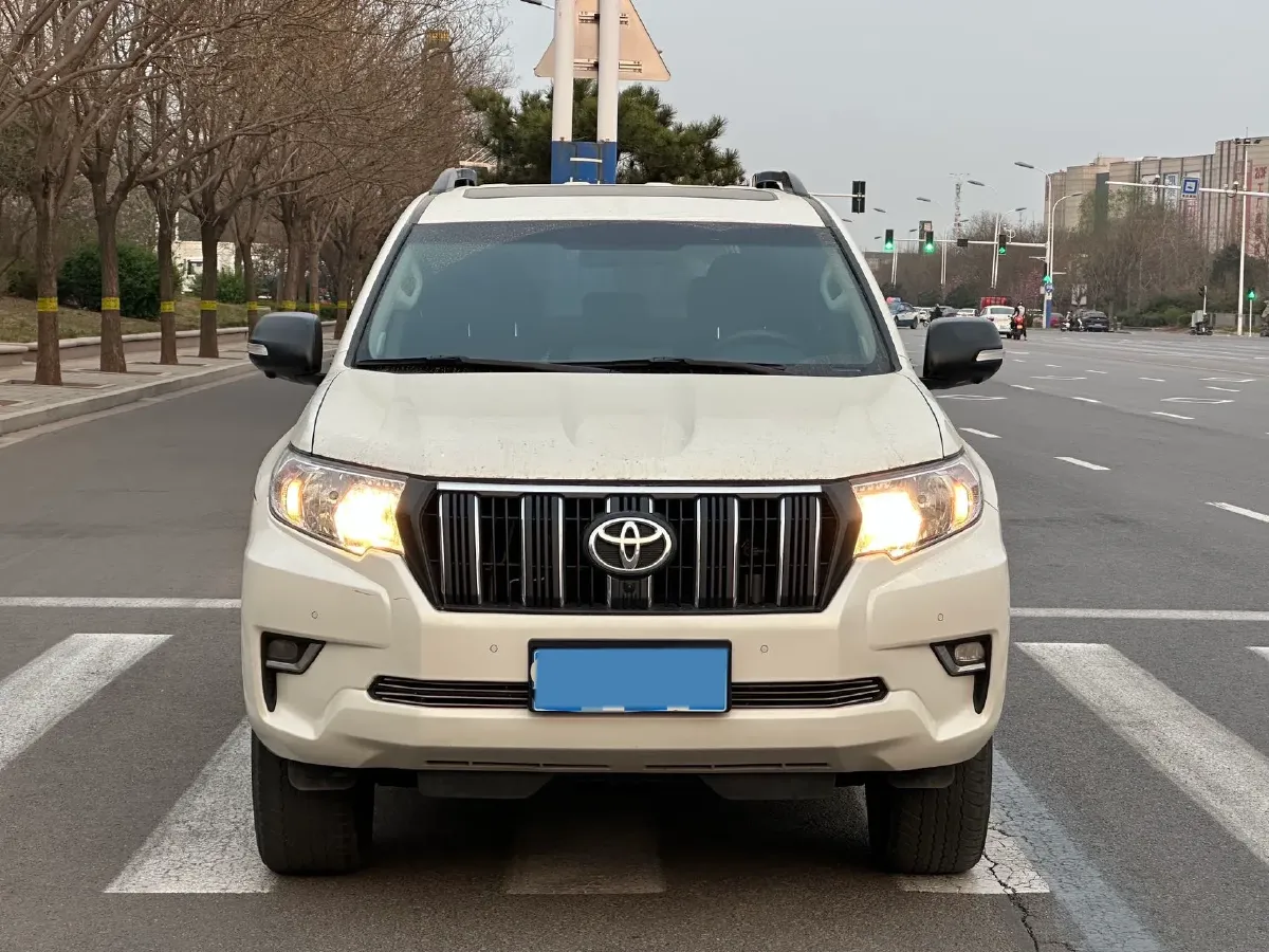 2018 Land Rover Discovery Sport 2.0T 241HP L4 9AT,autocango,china used car exporter,china ev exporter,chinese used car exporter,chinese used ev exporter