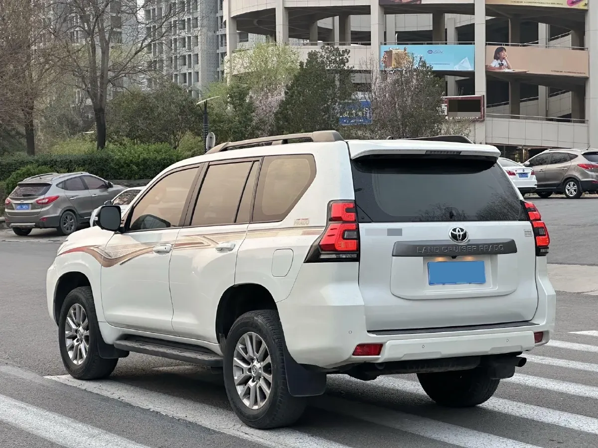 2018 Land Rover Discovery Sport 2.0T 241HP L4 9AT,autocango,china used car exporter,china ev exporter,chinese used car exporter,chinese used ev exporter