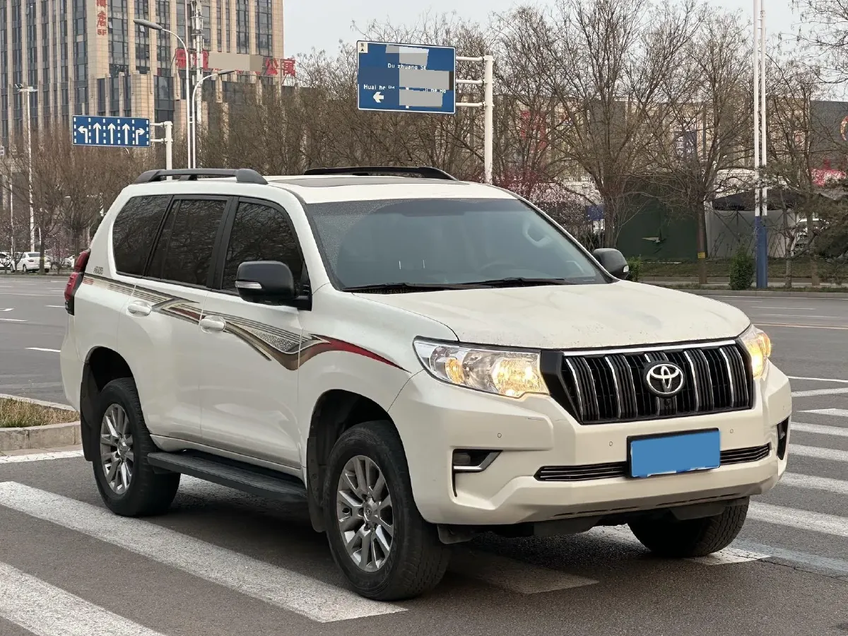 2018 Land Rover Discovery Sport 2.0T 241HP L4 9AT,autocango,china used car exporter,china ev exporter,chinese used car exporter,chinese used ev exporter