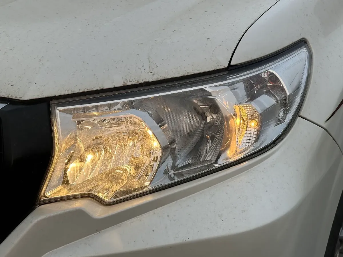 2018 Land Rover Discovery Sport 2.0T 241HP L4 9AT,autocango,china used car exporter,china ev exporter,chinese used car exporter,chinese used ev exporter