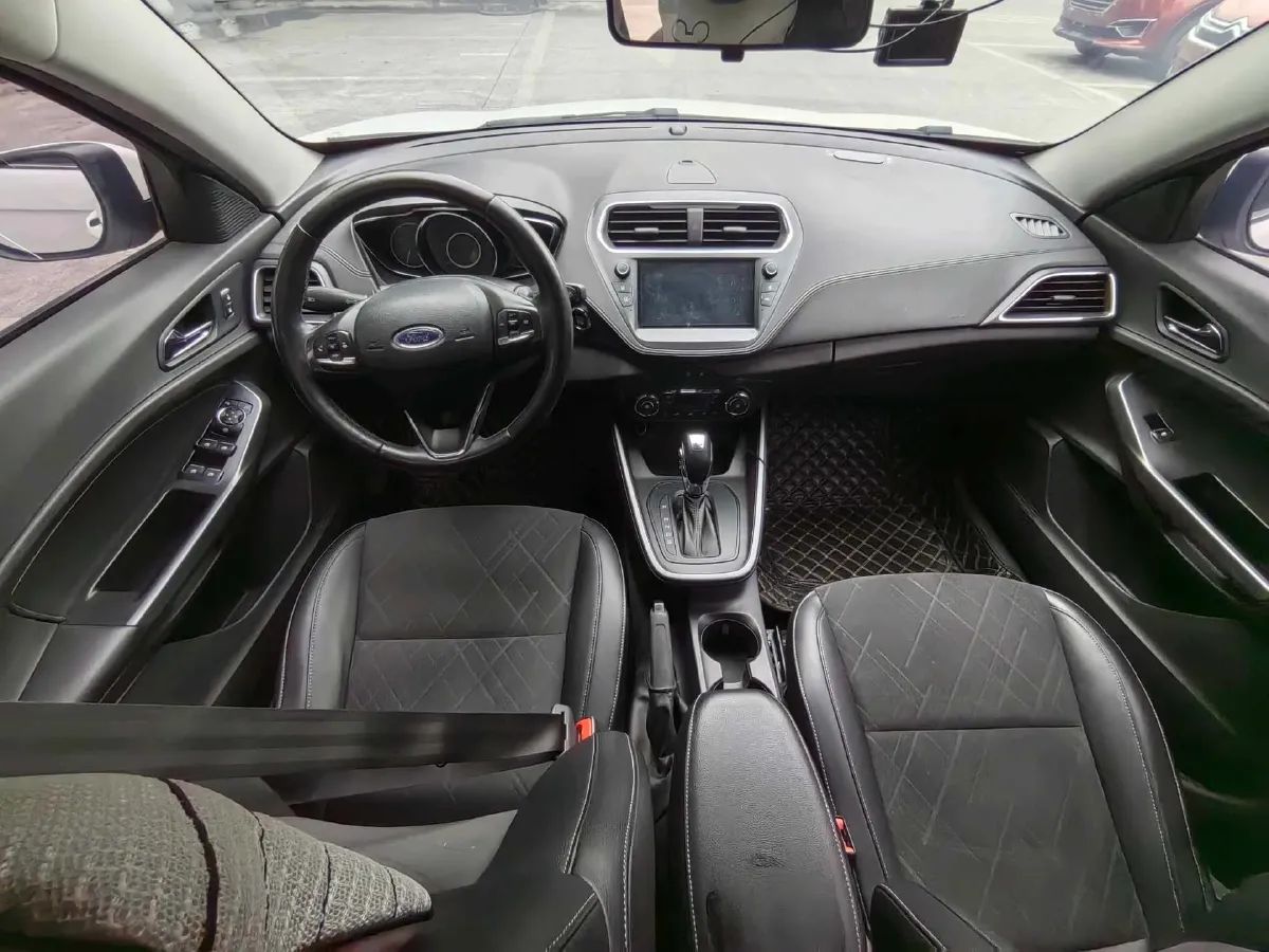 2019 Ford Escort 1.5L 122HP L3 6AT,autocango,china used car exporter,china ev exporter,chinese used car exporter,chinese used ev exporter