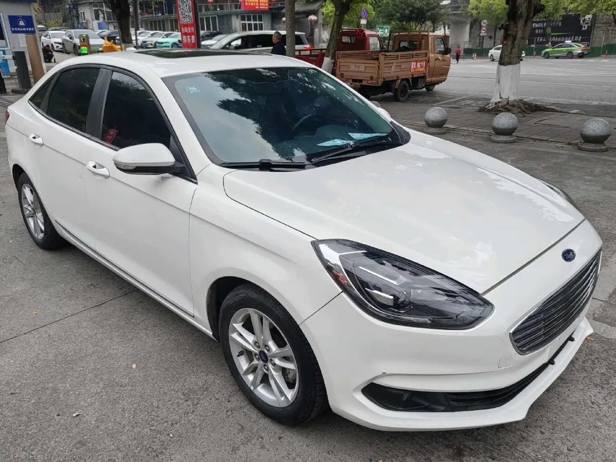 2019 Ford Escort 1.5L 122HP L3 6AT,autocango,china used car exporter,china ev exporter,chinese used car exporter,chinese used ev exporter