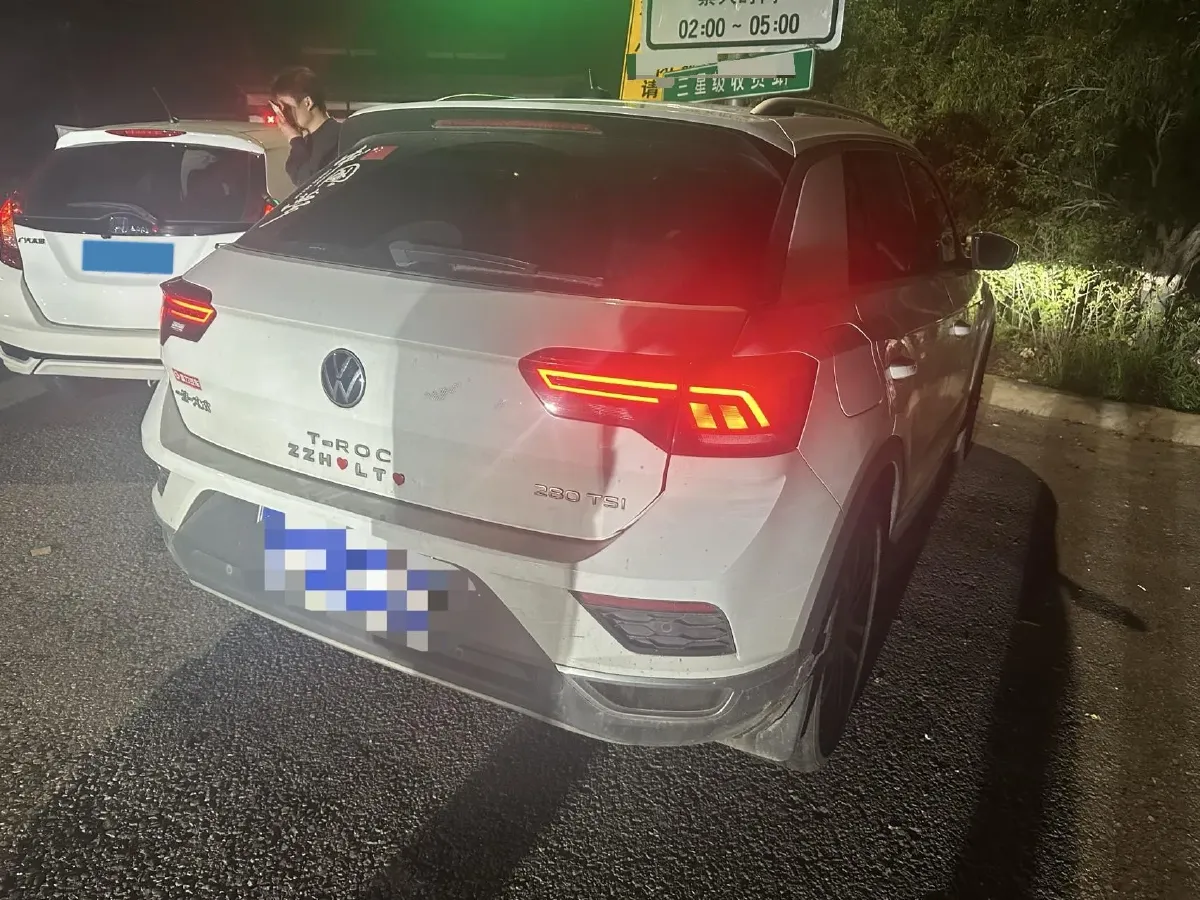 2021 Volkswagen T-Roc 1.4T 150HP L4 7DCT,autocango,china used car exporter,china ev exporter,chinese used car exporter,chinese used ev exporter