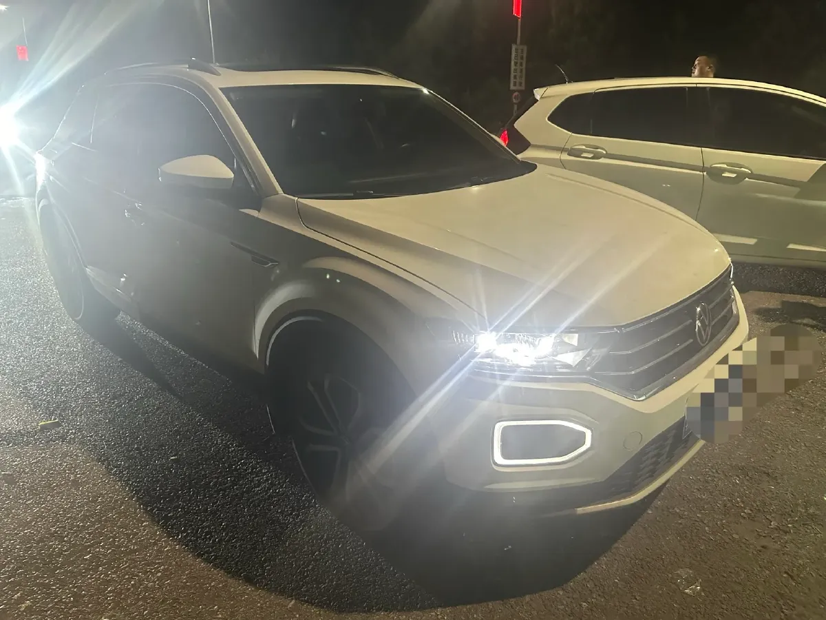 2021 Volkswagen T-Roc 1.4T 150HP L4 7DCT,autocango,china used car exporter,china ev exporter,chinese used car exporter,chinese used ev exporter