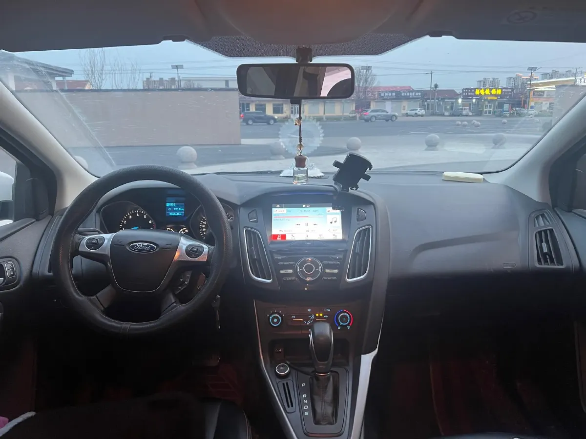 2018 Ford Focus 1.6L 125HP L4 6DCT,autocango,china used car exporter,china ev exporter,chinese used car exporter,chinese used ev exporter