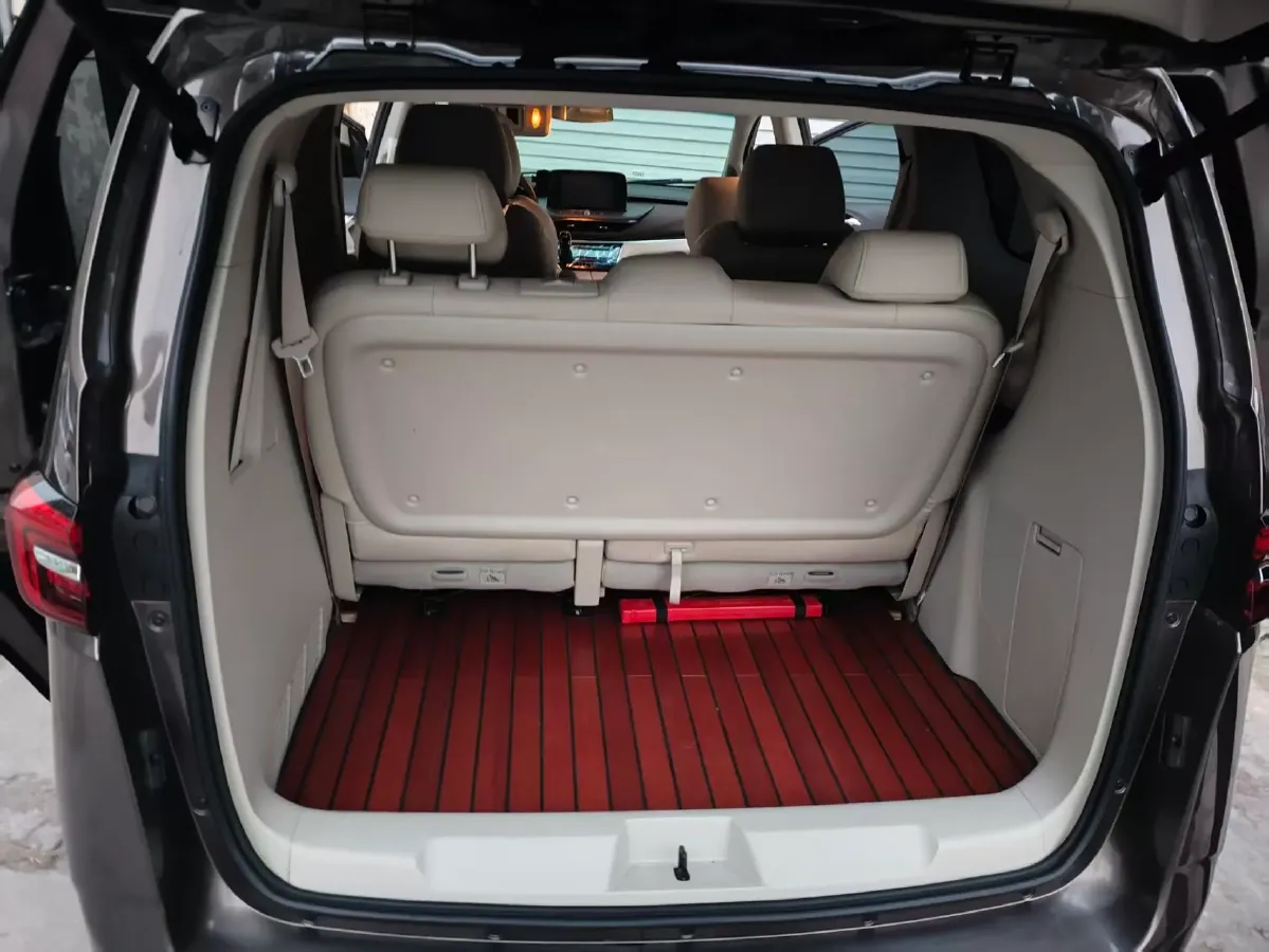 2022 Buick GL8 2.0T 237HP L4 9AT,autocango,china used car exporter,china ev exporter,chinese used car exporter,chinese used ev exporter