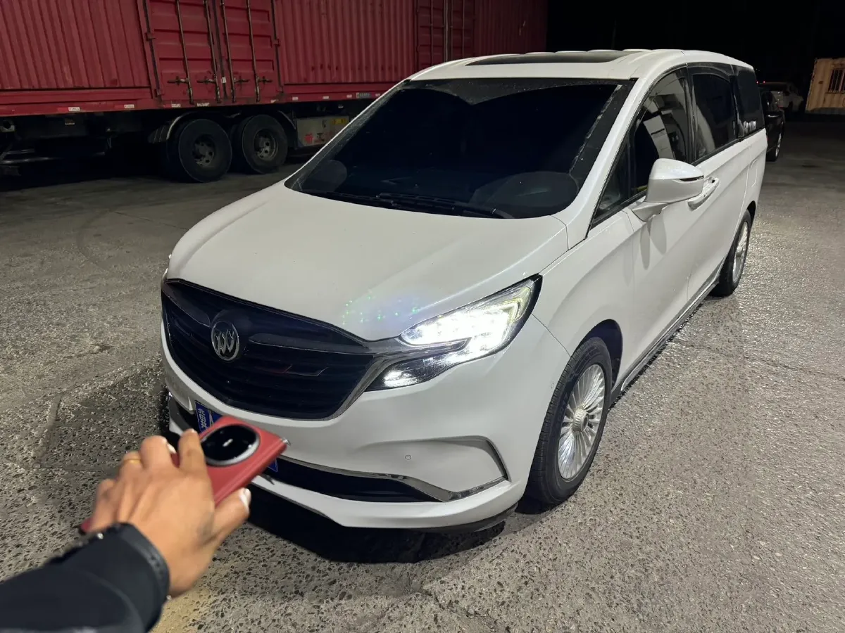 2022 Buick GL8 2.0T 237HP L4 9AT,autocango,china used car exporter,china ev exporter,chinese used car exporter,chinese used ev exporter