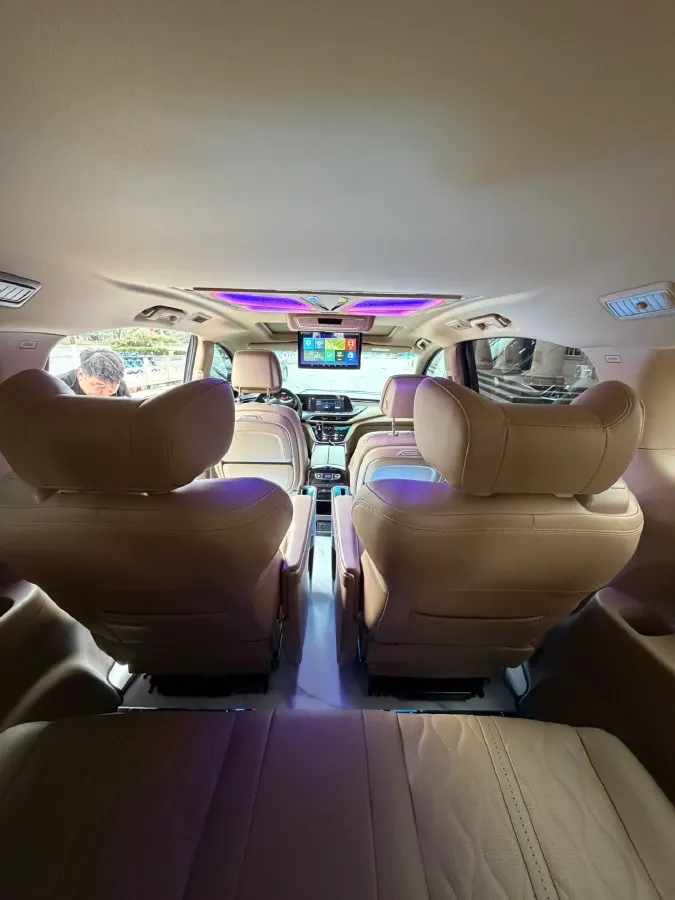 2020 Buick GL8 2.0T 237HP L4 9AT,autocango,china used car exporter,china ev exporter,chinese used car exporter,chinese used ev exporter