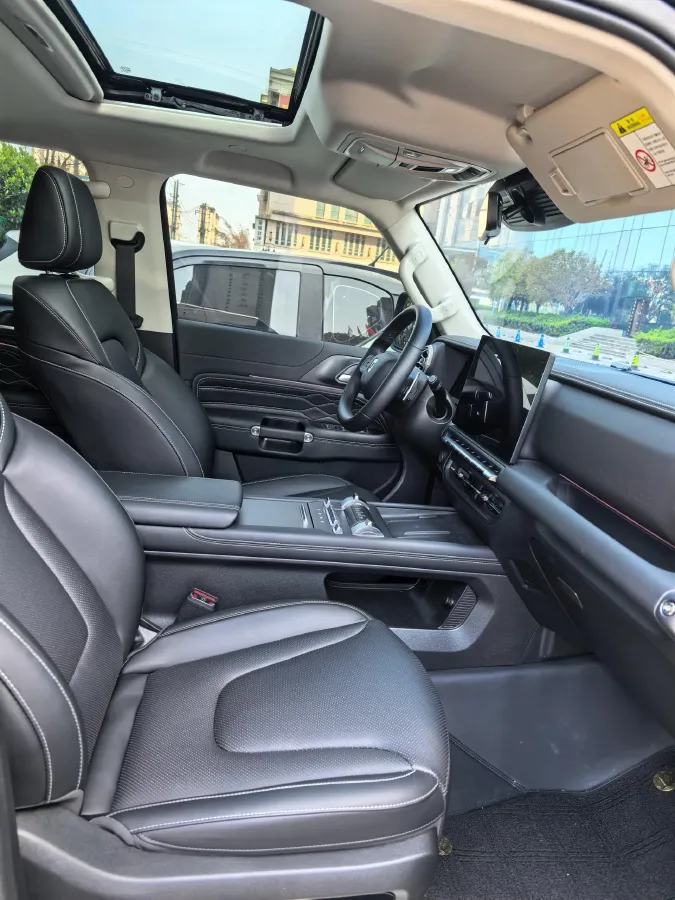 2024 Tank 300 2.0T 227HP L4 8AT,autocango,china used car exporter,china ev exporter,chinese used car exporter,chinese used ev exporter