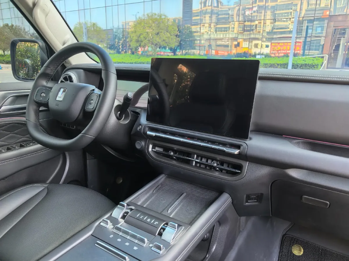 2024 Tank 300 2.0T 227HP L4 8AT,autocango,china used car exporter,china ev exporter,chinese used car exporter,chinese used ev exporter