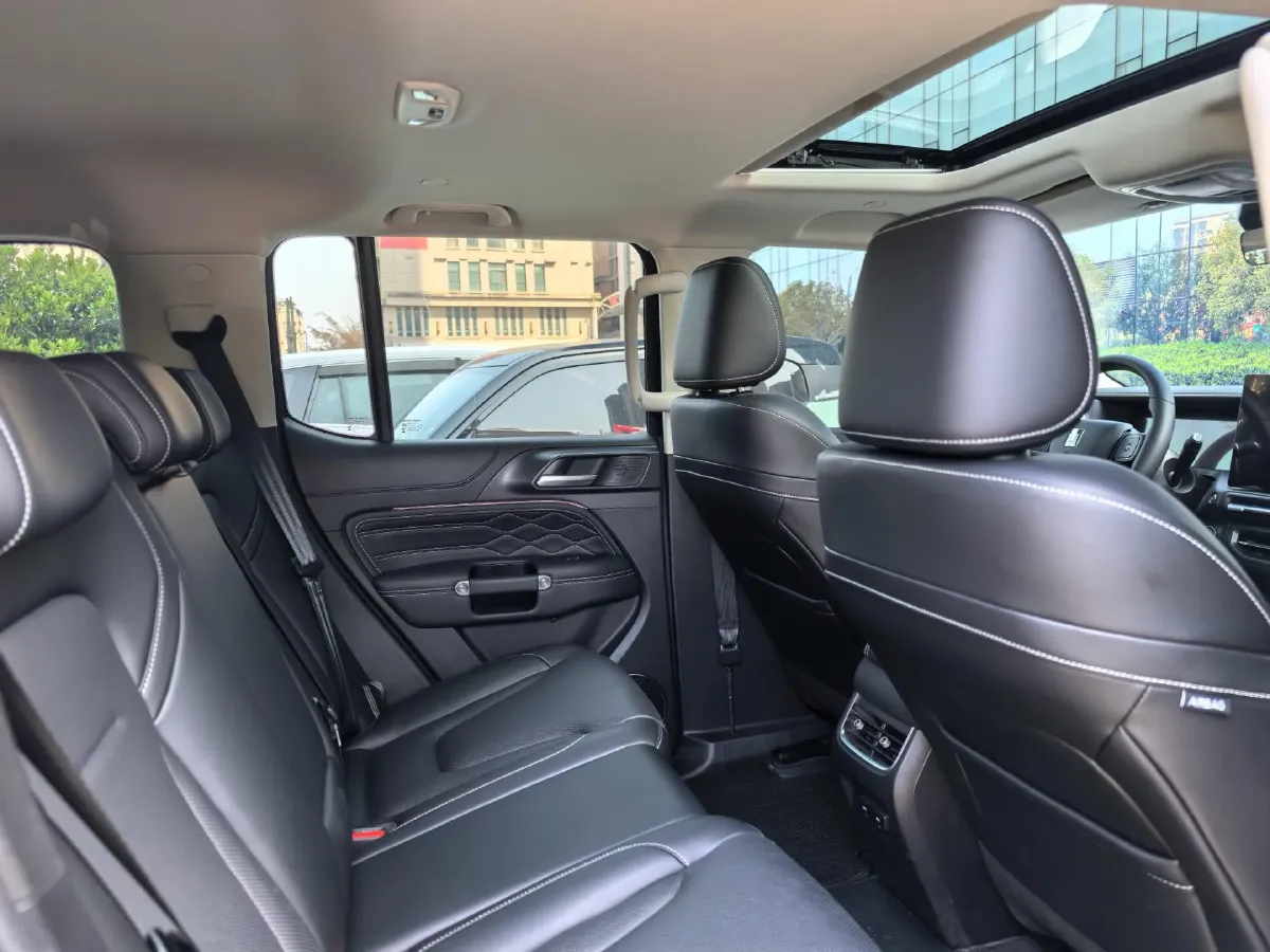 2024 Tank 300 2.0T 227HP L4 8AT,autocango,china used car exporter,china ev exporter,chinese used car exporter,chinese used ev exporter