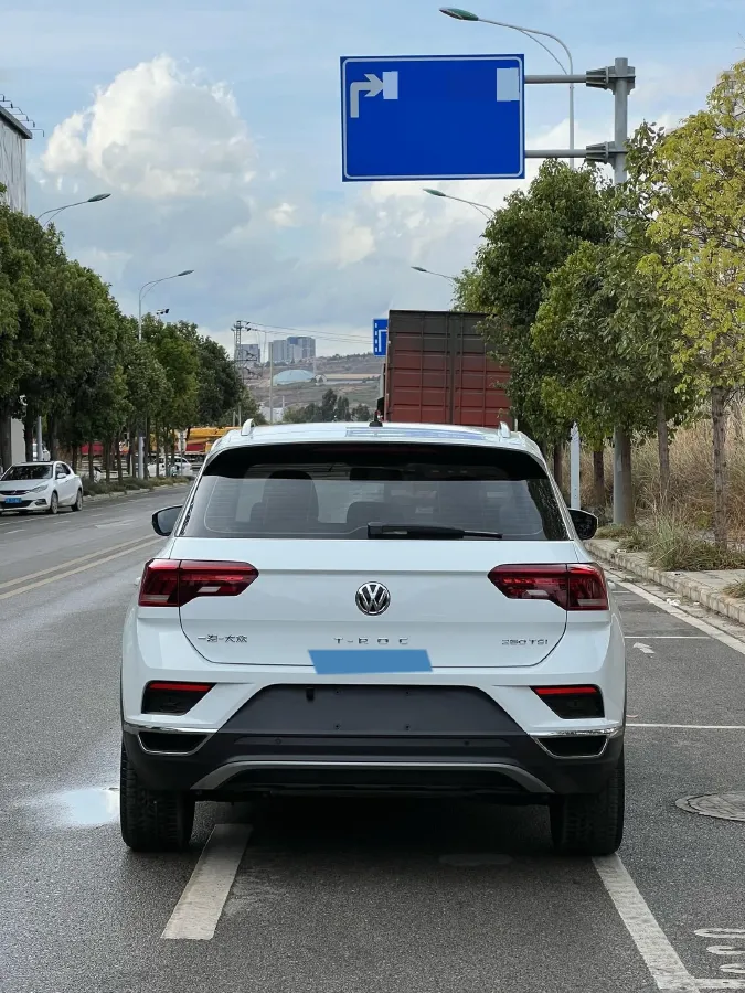 2019 Volkswagen T-Roc 1.4T 150HP L4 7DCT,autocango,china used car exporter,china ev exporter,chinese used car exporter,chinese used ev exporter