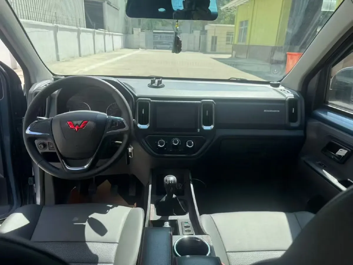 2021 WuLing ZhentTu 1.5L 99HP L4 5MT,autocango,china used car exporter,china ev exporter,chinese used car exporter,chinese used ev exporter