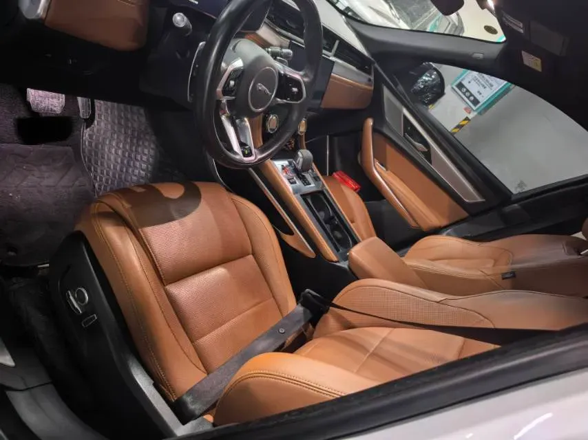 2021 Jaguar F-PACE 2.0T 250HP L4 8AT,autocango,china used car exporter,china ev exporter,chinese used car exporter,chinese used ev exporter