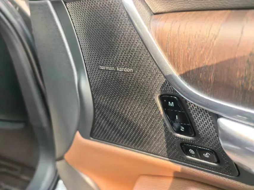 2022 Volvo S90 2.0T 250HP L4 8AT,autocango,china used car exporter,china ev exporter,chinese used car exporter,chinese used ev exporter