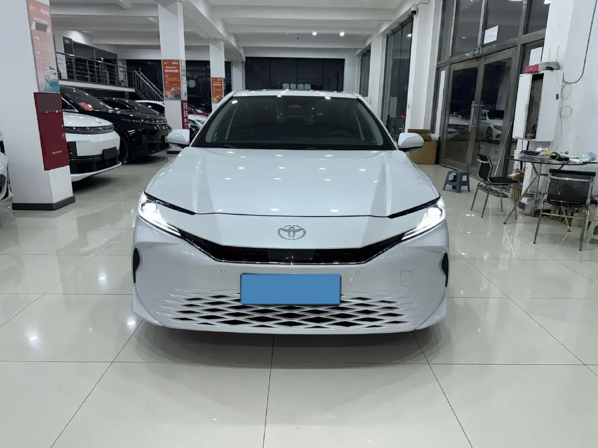 2024 Toyota Camry 2.0L 173HP L4 CVT,autocango,china used car exporter,china ev exporter,chinese used car exporter,chinese used ev exporter