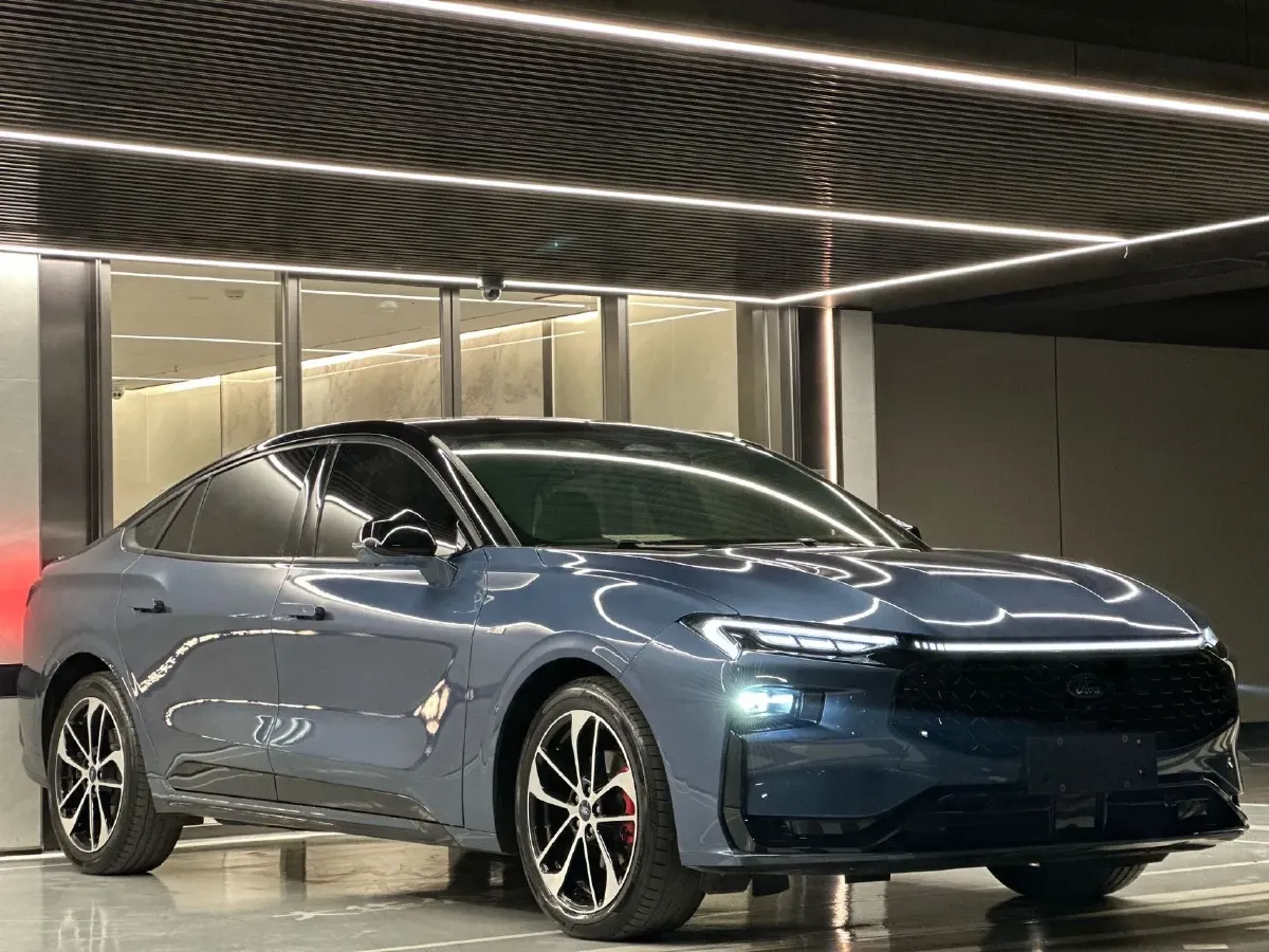2022 Ford Mondeo 2.0T 238HP L4 8AT,autocango,china used car exporter,china ev exporter,chinese used car exporter,chinese used ev exporter