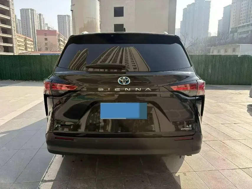 2023 Toyota Sienna 2.5L 189HP L4 E-CVT Hybrid,autocango,china used car exporter,china ev exporter,chinese used car exporter,chinese used ev exporter