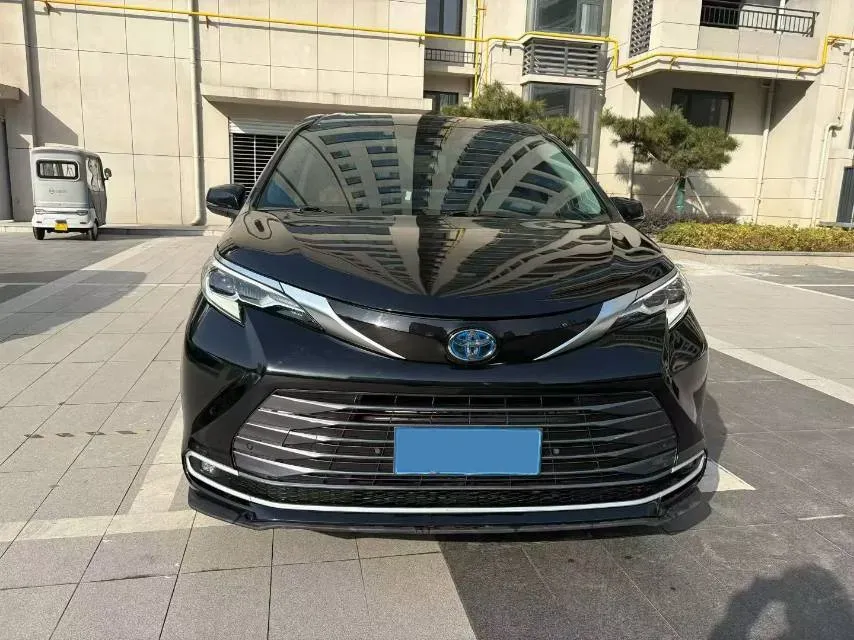 2023 Toyota Sienna 2.5L 189HP L4 E-CVT Hybrid,autocango,china used car exporter,china ev exporter,chinese used car exporter,chinese used ev exporter