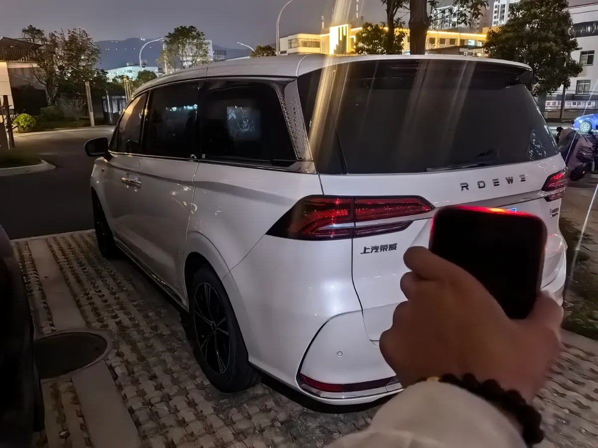 2022 Roewe iMAX8 2.0T 234HP L4 8AT,autocango,china used car exporter,china ev exporter,chinese used car exporter,chinese used ev exporter