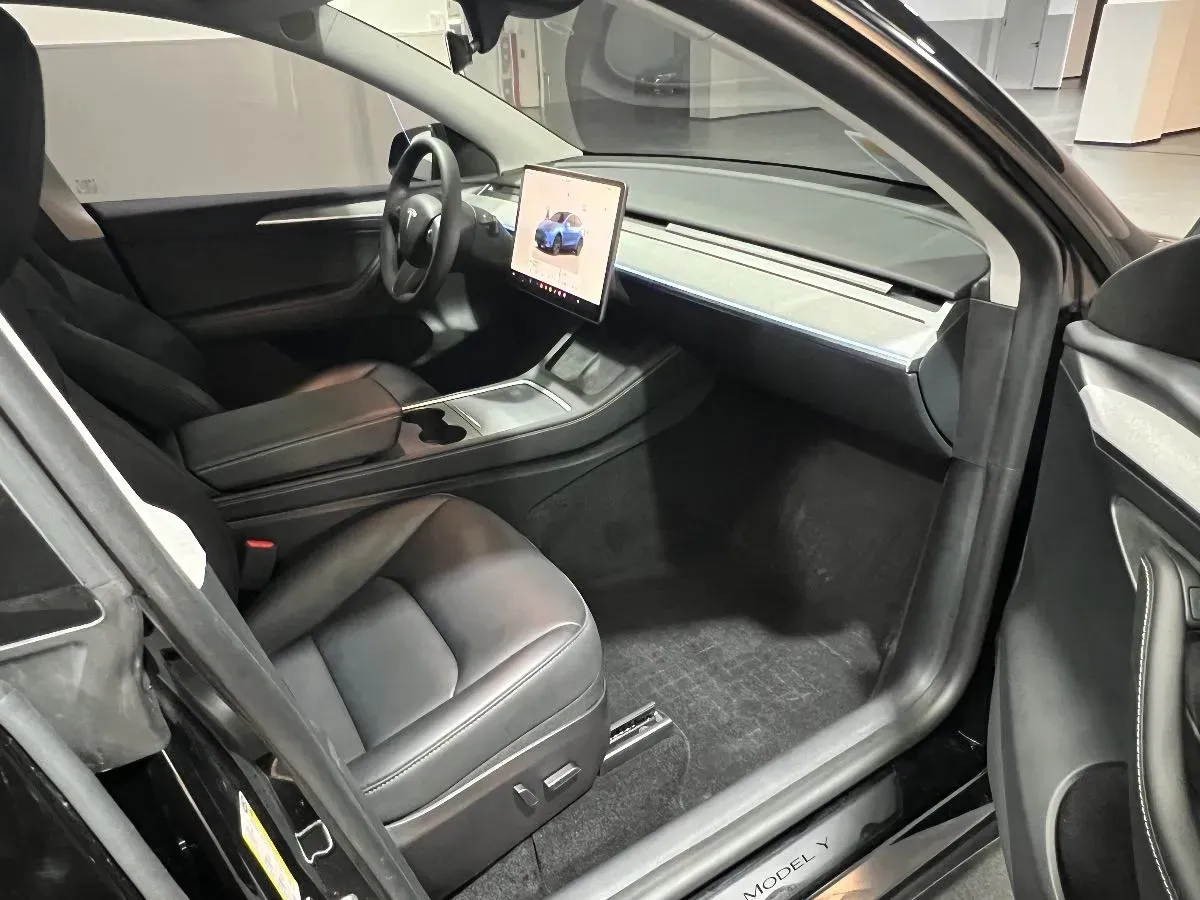 2024 Tesla Model Y BEV 78.4KWH,autocango,china used car exporter,china ev exporter,chinese used car exporter,chinese used ev exporter