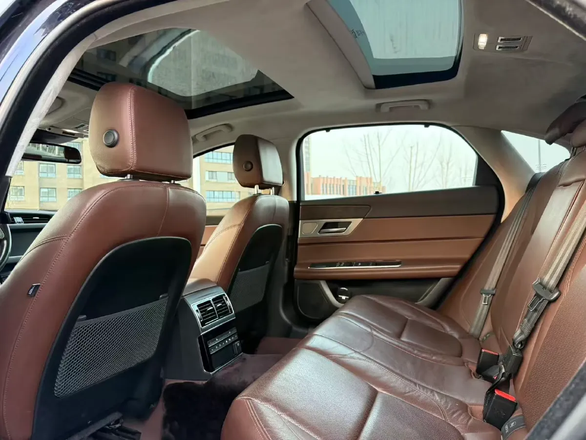 2018 Mercedes-Benz E Class 2.0T 184HP L4 9AT,autocango,china used car exporter,china ev exporter,chinese used car exporter,chinese used ev exporter