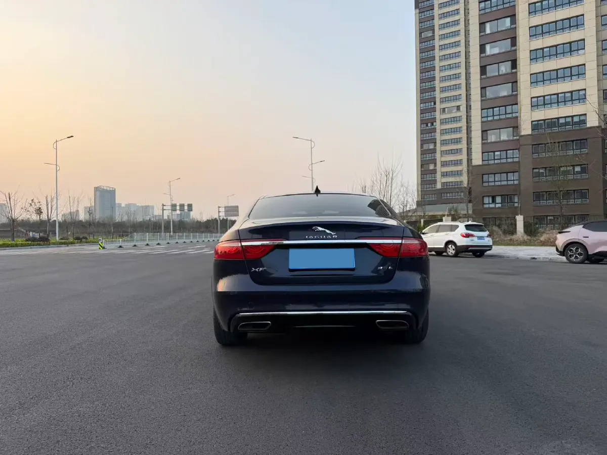 2018 Mercedes-Benz E Class 2.0T 184HP L4 9AT,autocango,china used car exporter,china ev exporter,chinese used car exporter,chinese used ev exporter
