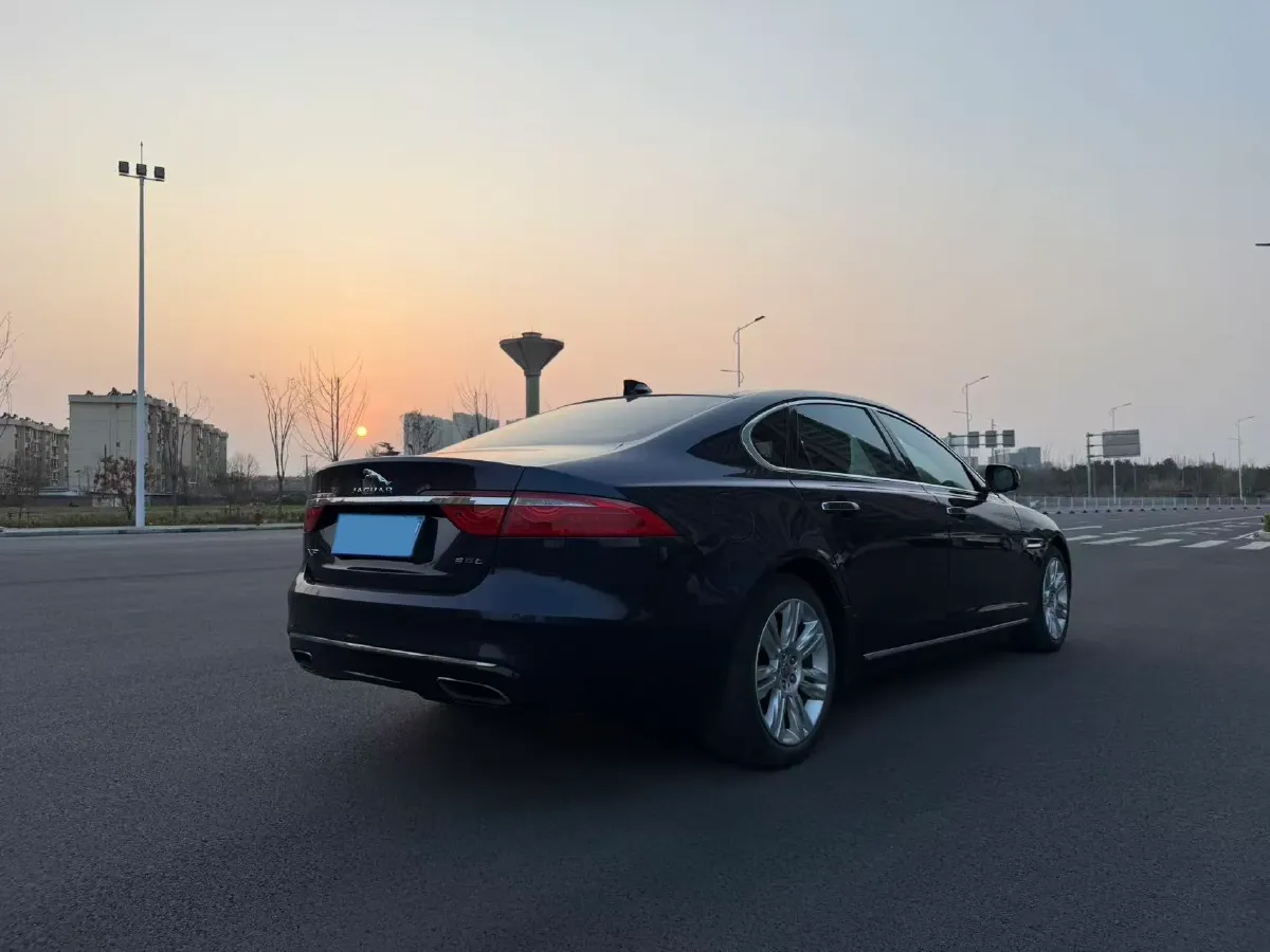 2018 Mercedes-Benz E Class 2.0T 184HP L4 9AT,autocango,china used car exporter,china ev exporter,chinese used car exporter,chinese used ev exporter