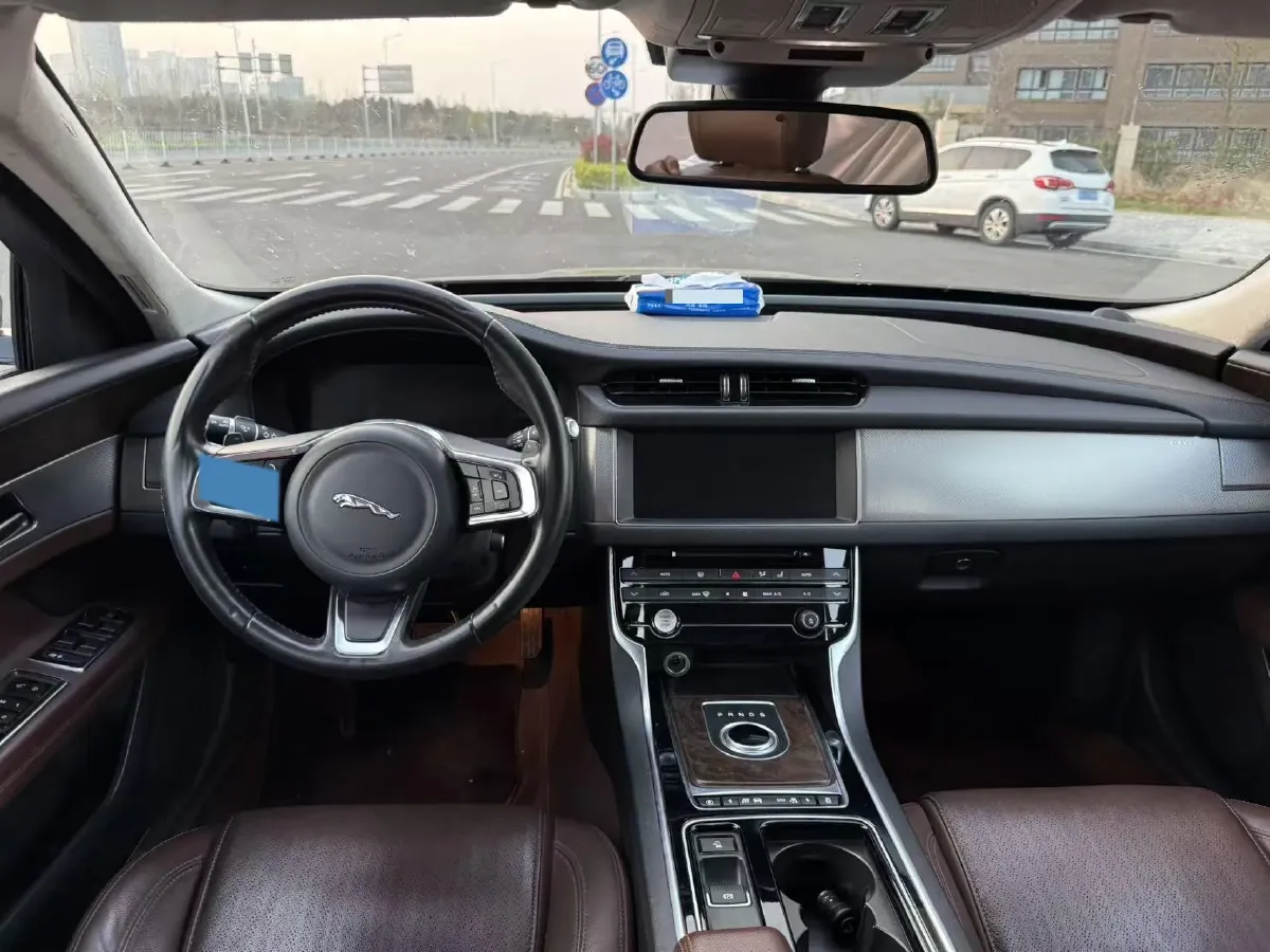 2018 Mercedes-Benz E Class 2.0T 184HP L4 9AT,autocango,china used car exporter,china ev exporter,chinese used car exporter,chinese used ev exporter