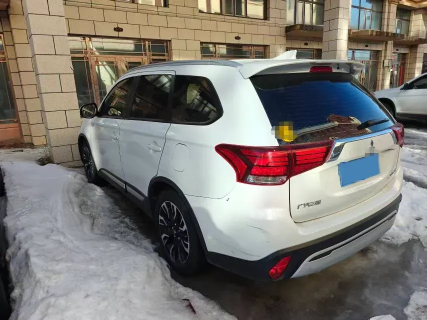 2020 Mitsubishi Outlander 2.0L 166HP L4 CVT,autocango,china used car exporter,china ev exporter,chinese used car exporter,chinese used ev exporter