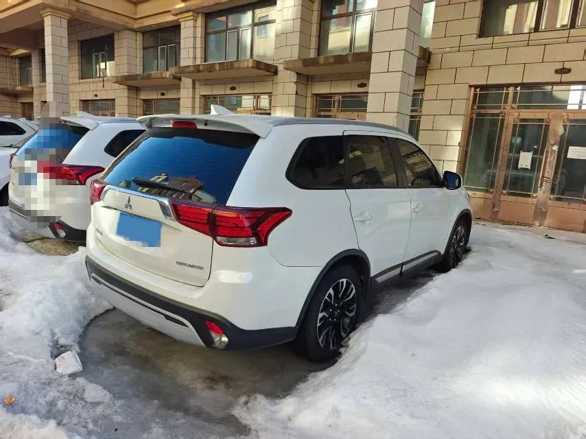 2020 Mitsubishi Outlander 2.0L 166HP L4 CVT,autocango,china used car exporter,china ev exporter,chinese used car exporter,chinese used ev exporter