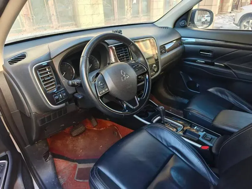 2020 Mitsubishi Outlander 2.0L 166HP L4 CVT,autocango,china used car exporter,china ev exporter,chinese used car exporter,chinese used ev exporter