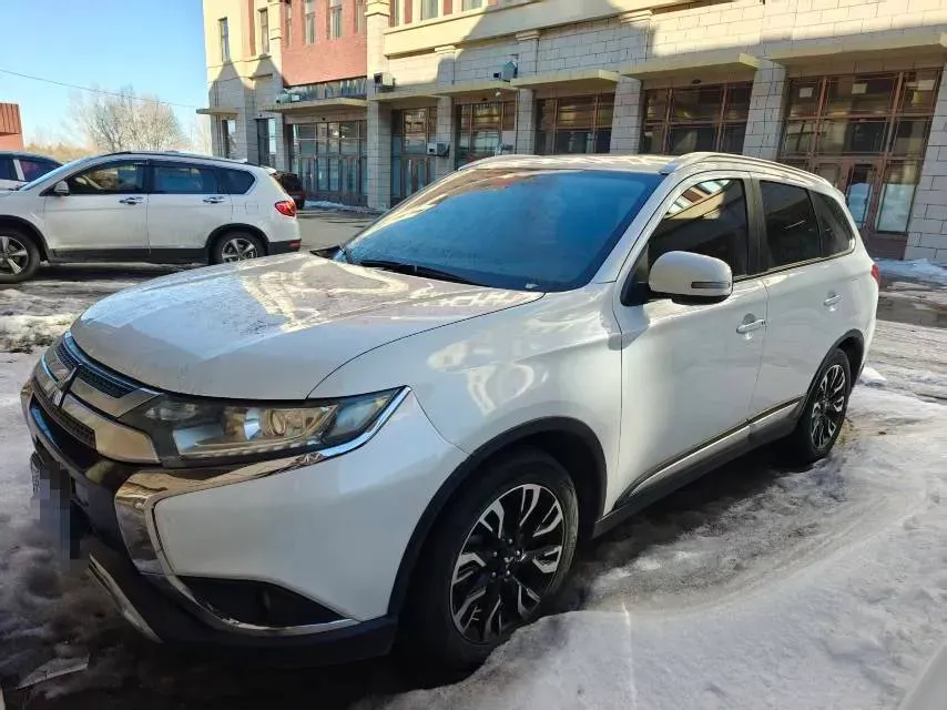 2020 Mitsubishi Outlander 2.0L 166HP L4 CVT,autocango,china used car exporter,china ev exporter,chinese used car exporter,chinese used ev exporter
