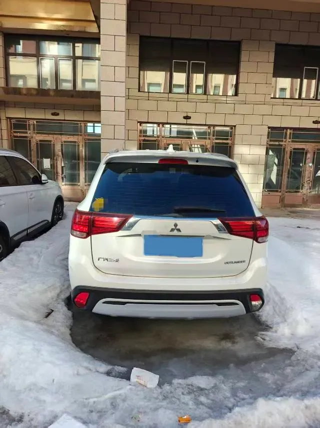 2020 Mitsubishi Outlander 2.0L 166HP L4 CVT,autocango,china used car exporter,china ev exporter,chinese used car exporter,chinese used ev exporter