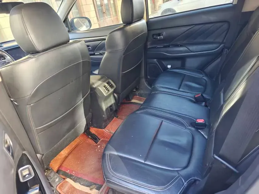 2020 Mitsubishi Outlander 2.0L 166HP L4 CVT,autocango,china used car exporter,china ev exporter,chinese used car exporter,chinese used ev exporter