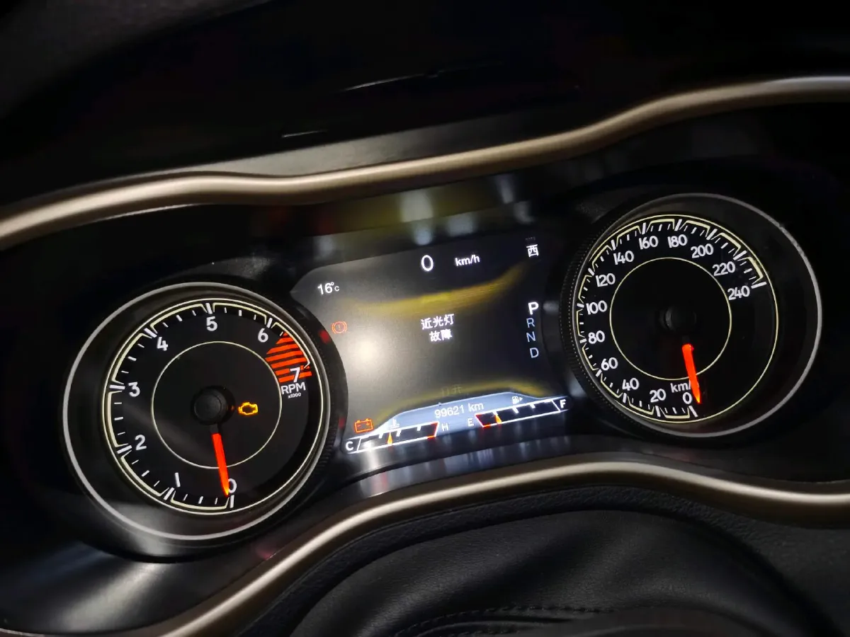 2017 Jeep Cherokee 2.4L 175HP L4 9AT,autocango,china used car exporter,china ev exporter,chinese used car exporter,chinese used ev exporter