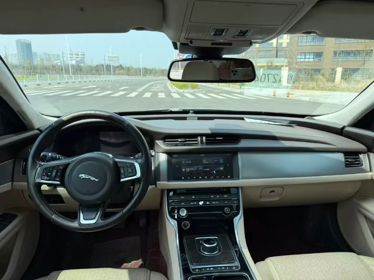 2018 Mercedes-Benz E Class 2.0T 184HP L4 9AT,autocango,china used car exporter,china ev exporter,chinese used car exporter,chinese used ev exporter