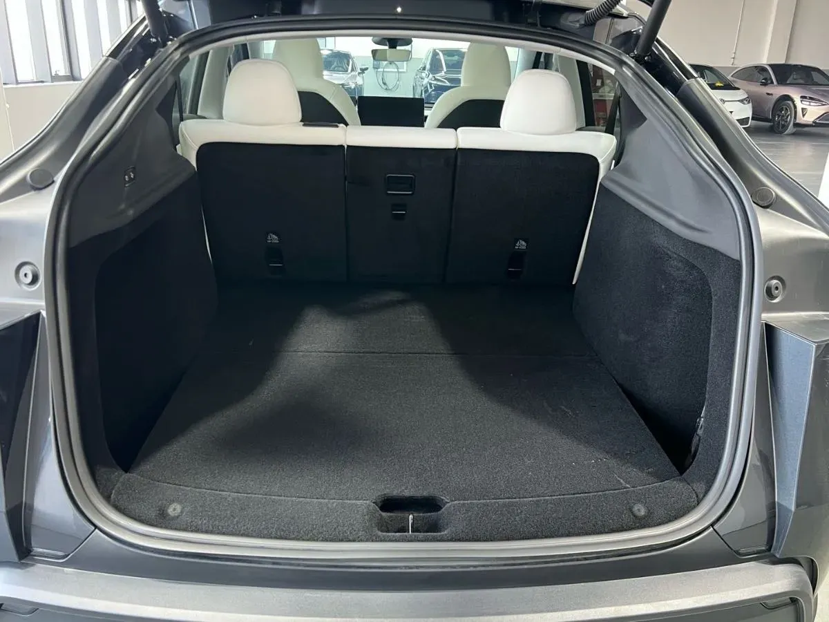 2025 Tesla Model Y BEV 78.4KWH,autocango,china used car exporter,china ev exporter,chinese used car exporter,chinese used ev exporter