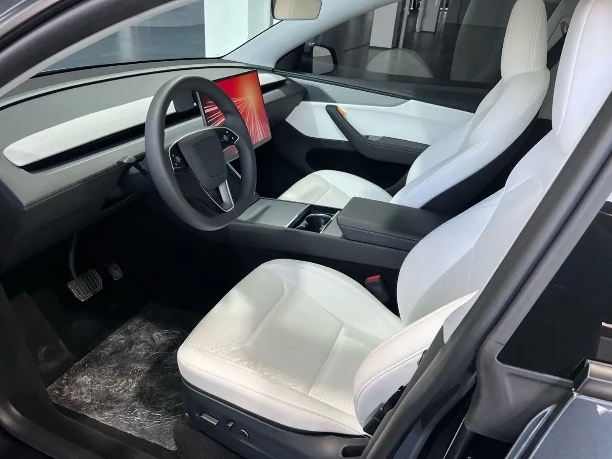 2025 Tesla Model Y BEV 78.4KWH,autocango,china used car exporter,china ev exporter,chinese used car exporter,chinese used ev exporter