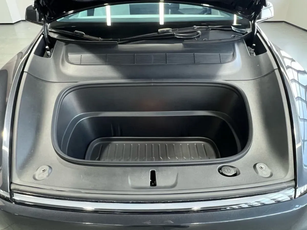 2025 Tesla Model Y BEV 78.4KWH,autocango,china used car exporter,china ev exporter,chinese used car exporter,chinese used ev exporter