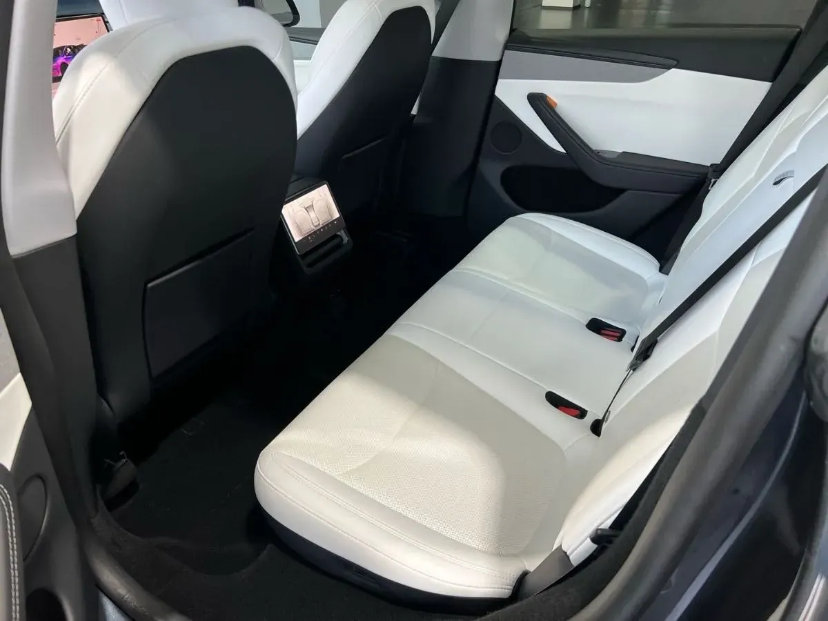 2025 Tesla Model Y BEV 78.4KWH,autocango,china used car exporter,china ev exporter,chinese used car exporter,chinese used ev exporter