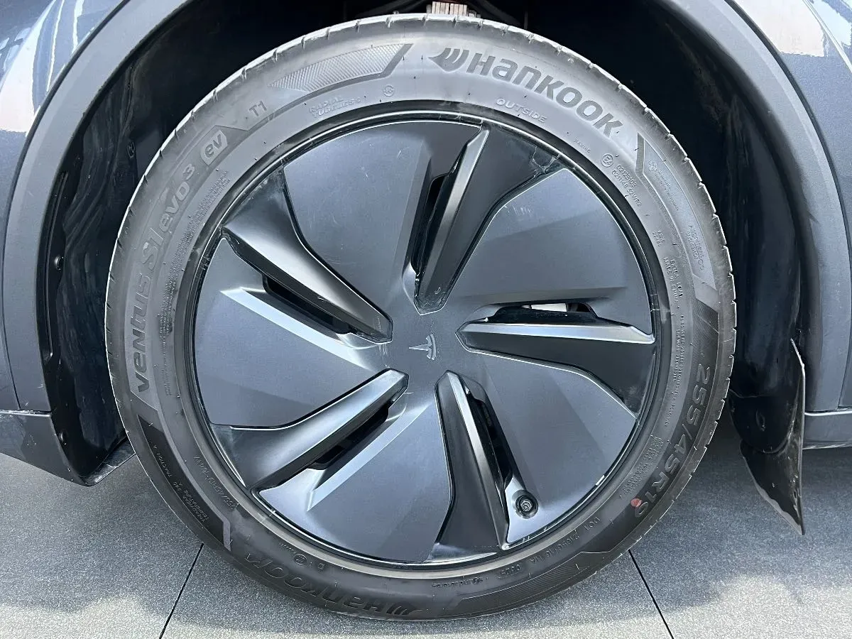 2025 Tesla Model Y BEV 78.4KWH,autocango,china used car exporter,china ev exporter,chinese used car exporter,chinese used ev exporter